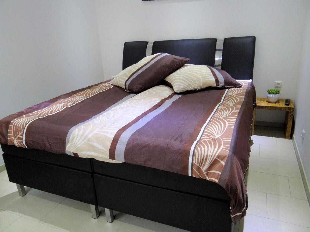 Travelers Home Hasloch  ภายนอก รูปภาพ