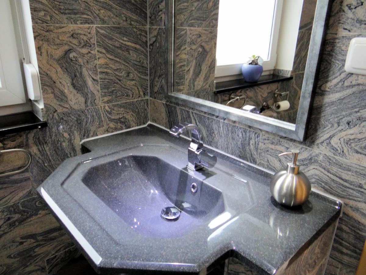 Travelers Home Hasloch  ภายนอก รูปภาพ