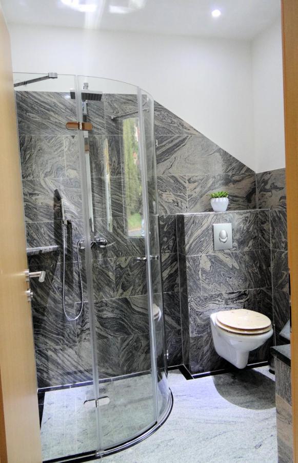 Travelers Home Hasloch  ภายนอก รูปภาพ